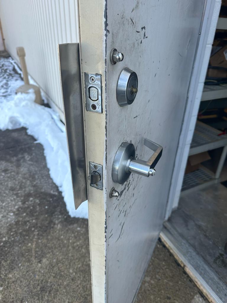 247 mobile locksmith services lever handle installation (8)